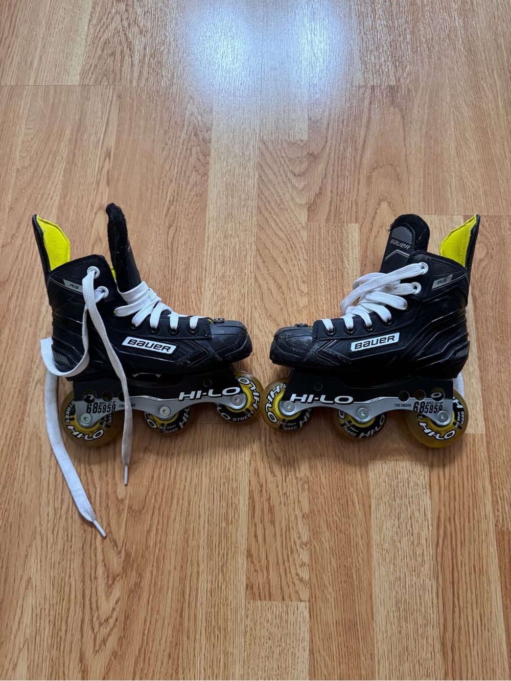 Bauer Black and Yellow RS Youth Inline Hockey Skates w/ White Laces- sz Y11 EUC